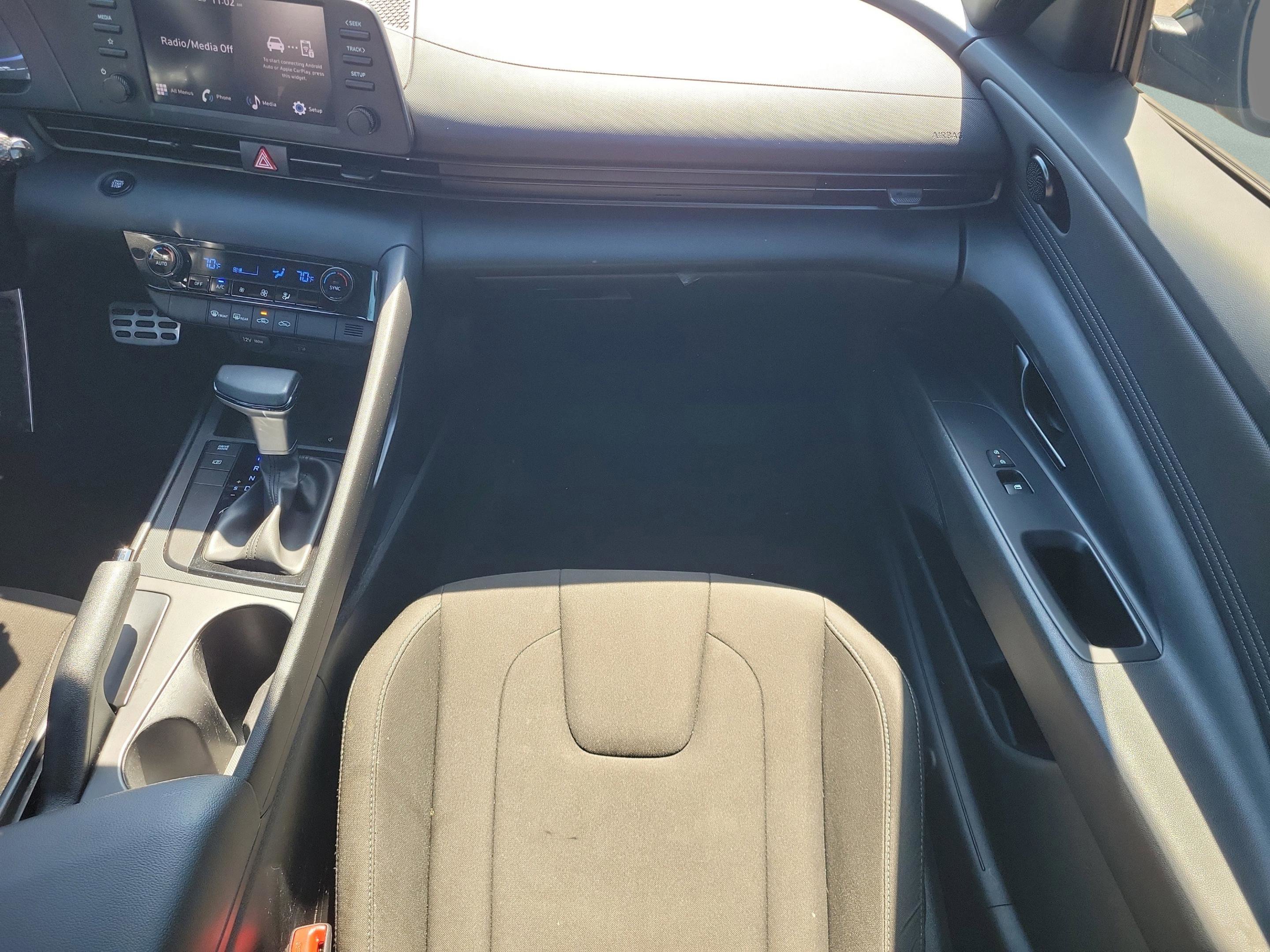 Used 2025 Hyundai Elantra Sport image 14