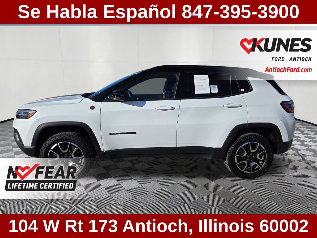 Used 2025 Jeep Compass Trailhawk AWD/4WD image 7