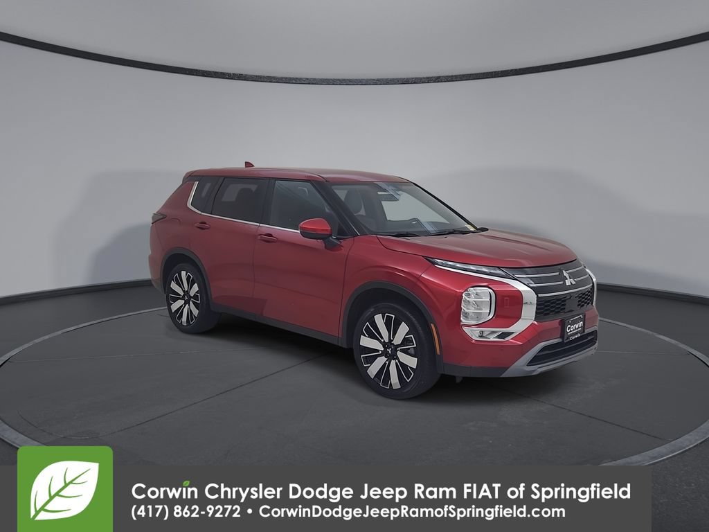 Used 2025 Mitsubishi Outlander SE AWD/4WD image 3