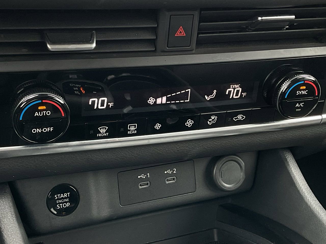 Used 2025 Nissan Rogue SV FWD image 32