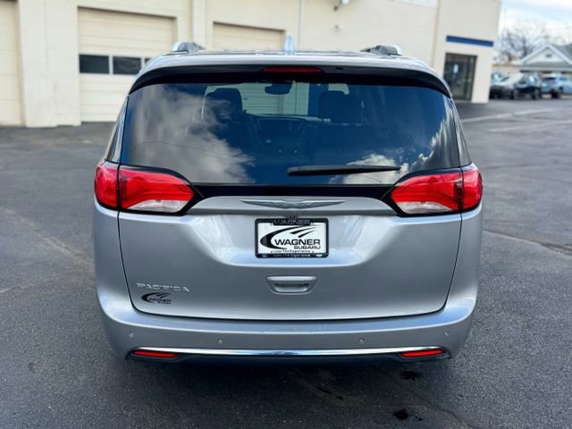 Used 2017 Chrysler Pacifica Touring-L Plus w/ Advanced Safetytec Group image 7