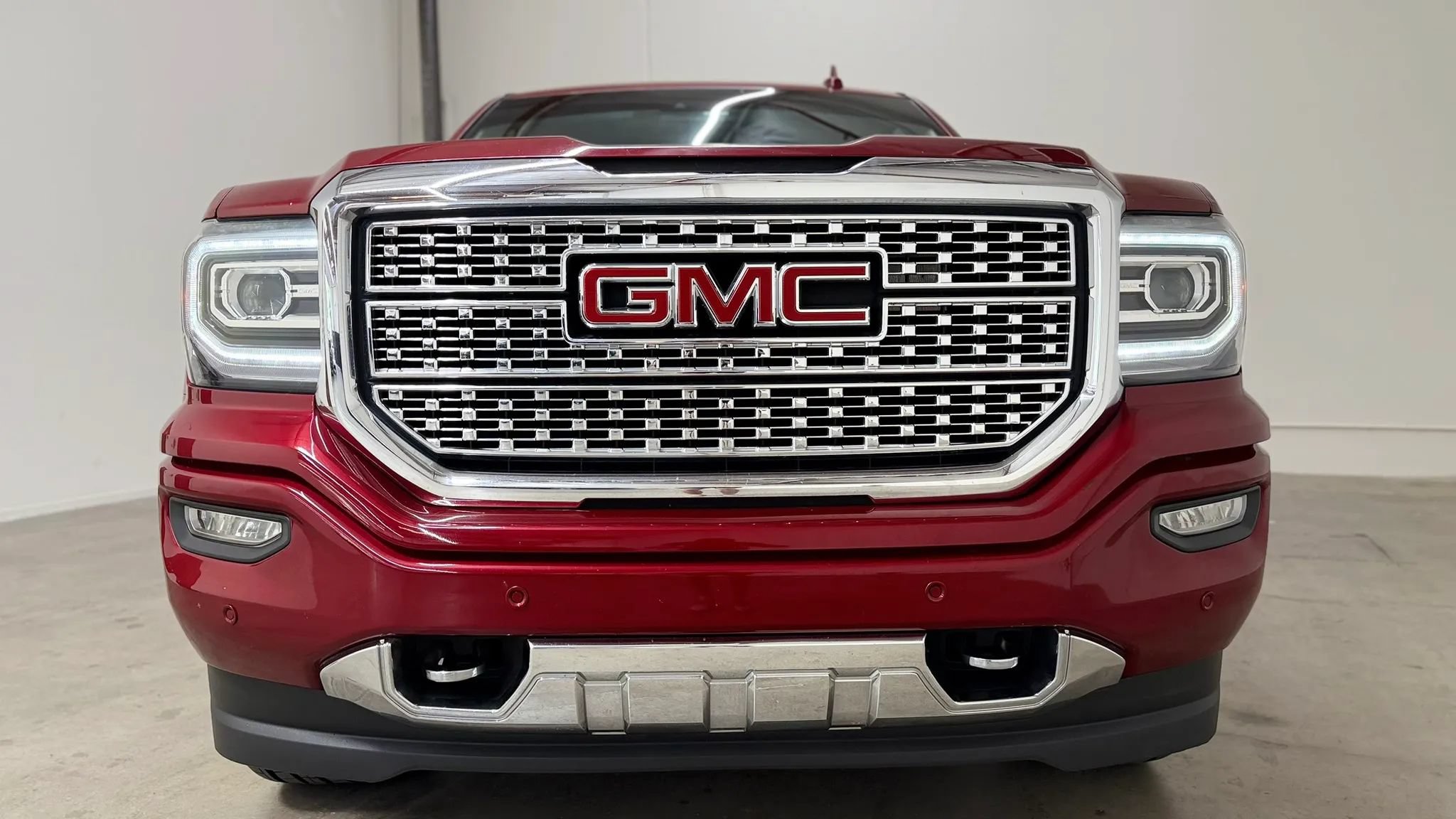 Used 2018 GMC Sierra 1500 Denali w/ Denali Ultimate Package AWD/4WD image 3