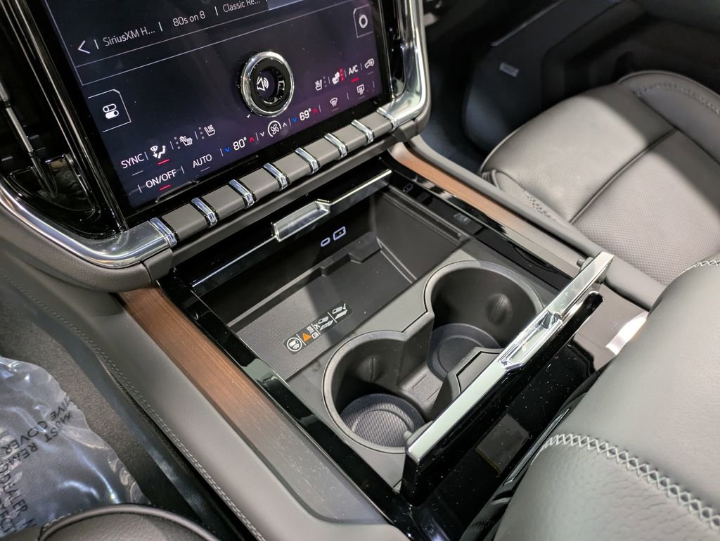 Used 2026 GMC Yukon XL Denali AWD/4WD image 15