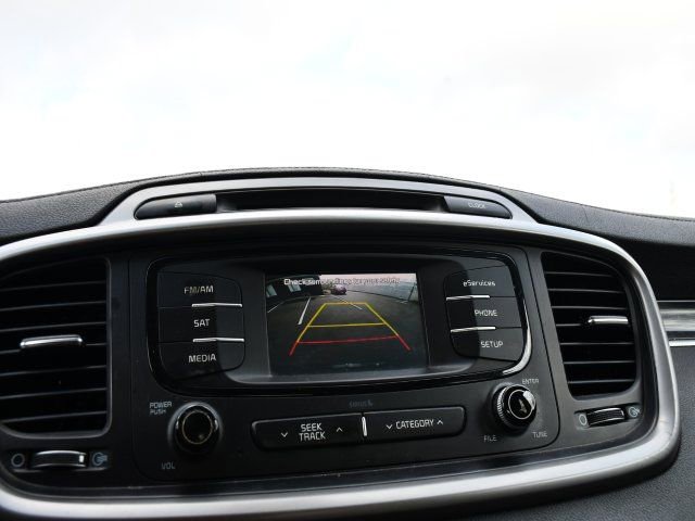 Used 2016 Kia Sorento LX w/ LX Convenience Package image 13