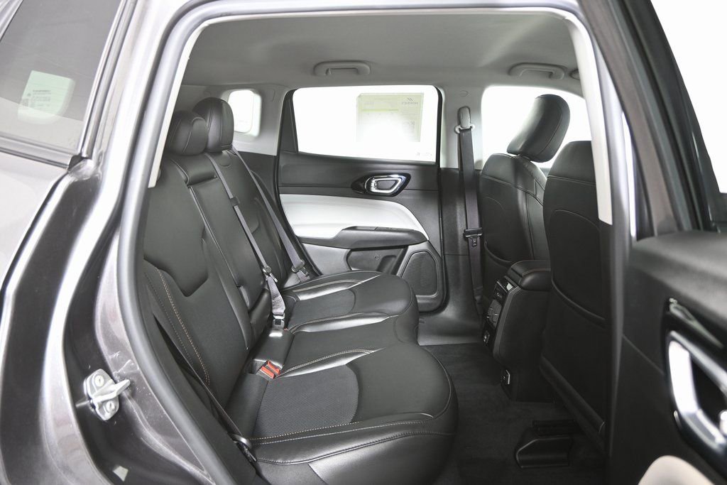 Used 2022 Jeep Compass Limited AWD/4WD image 17