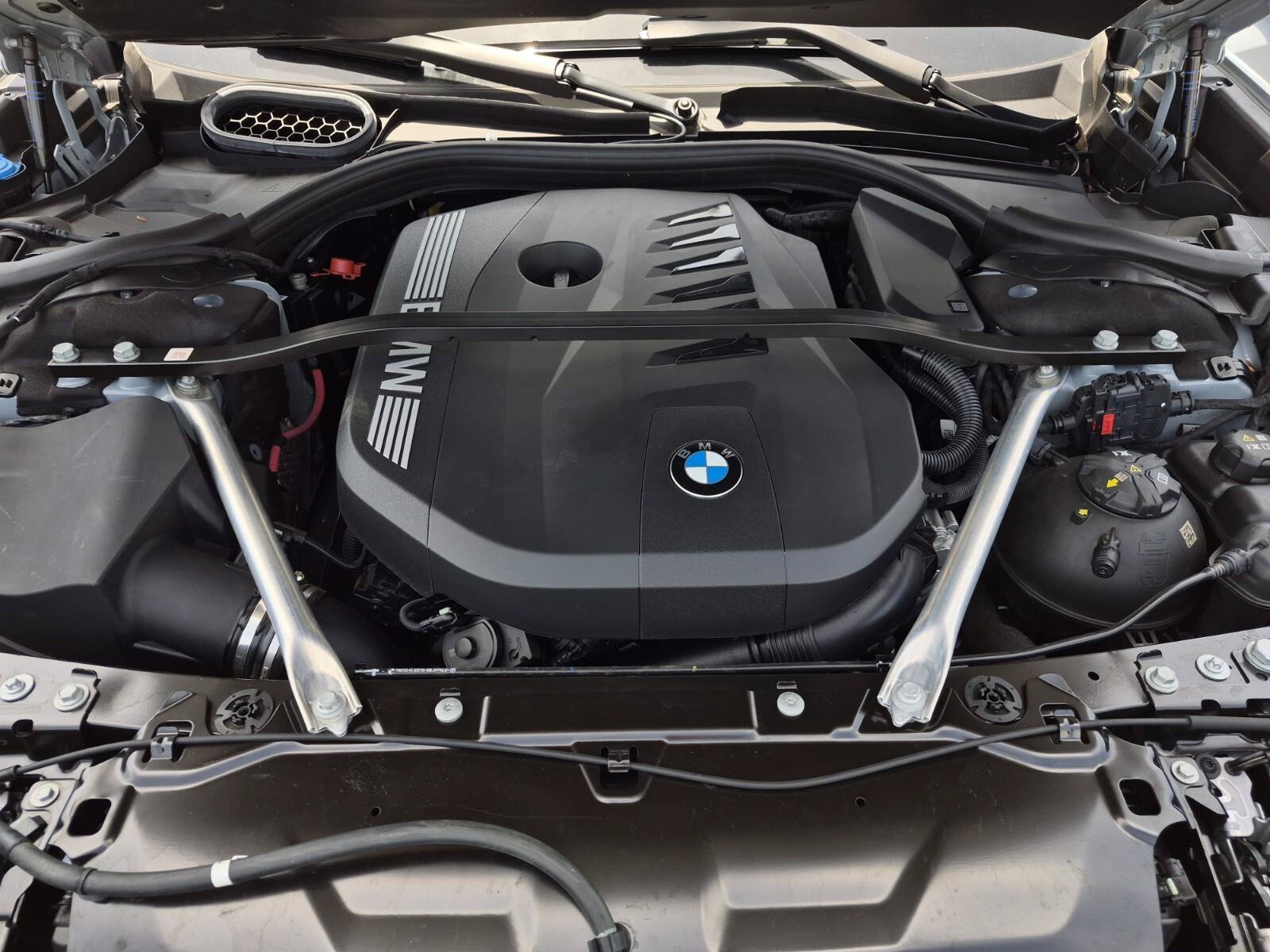 Certified 2025 BMW 740i w/ Premium Package RWD image 11