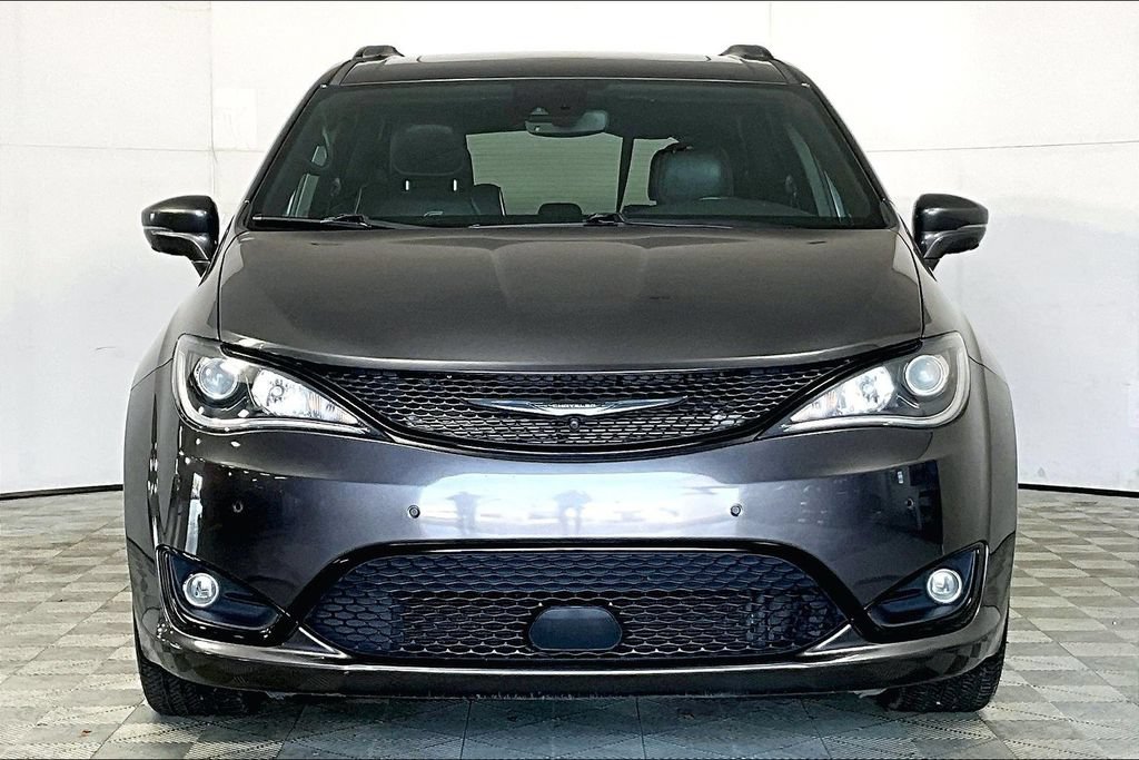 Used 2020 Chrysler Pacifica Limited w/ Advanced Safetytec Group FWD image 3