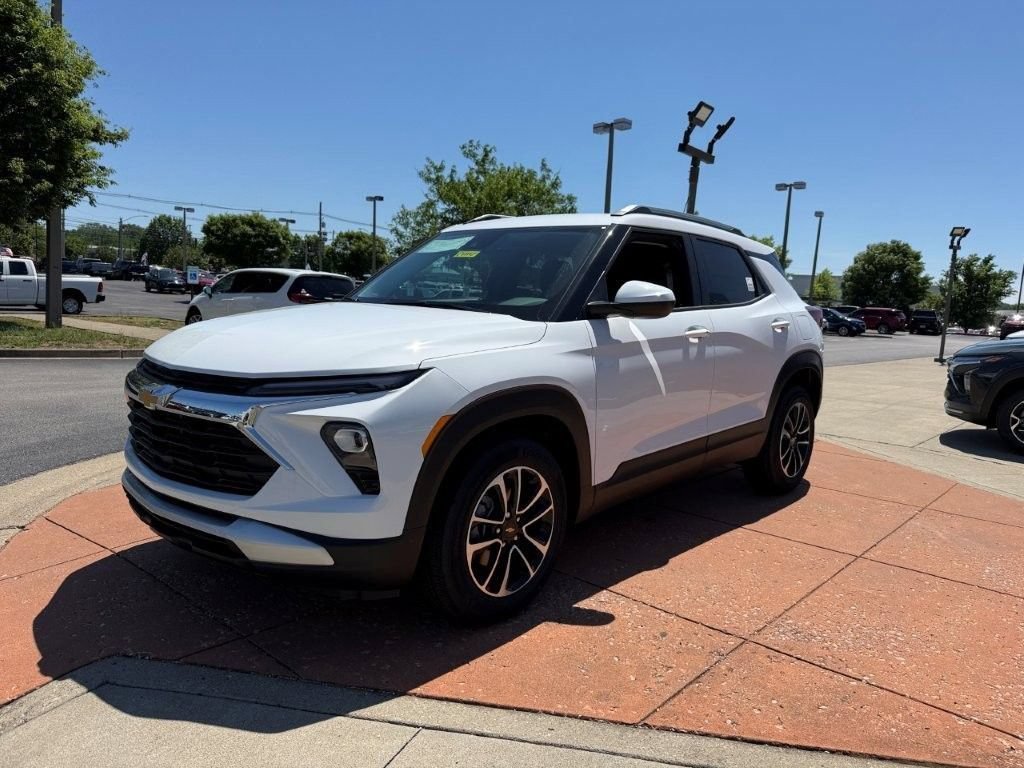 New 2026 Chevrolet TrailBlazer LT FWD image 3