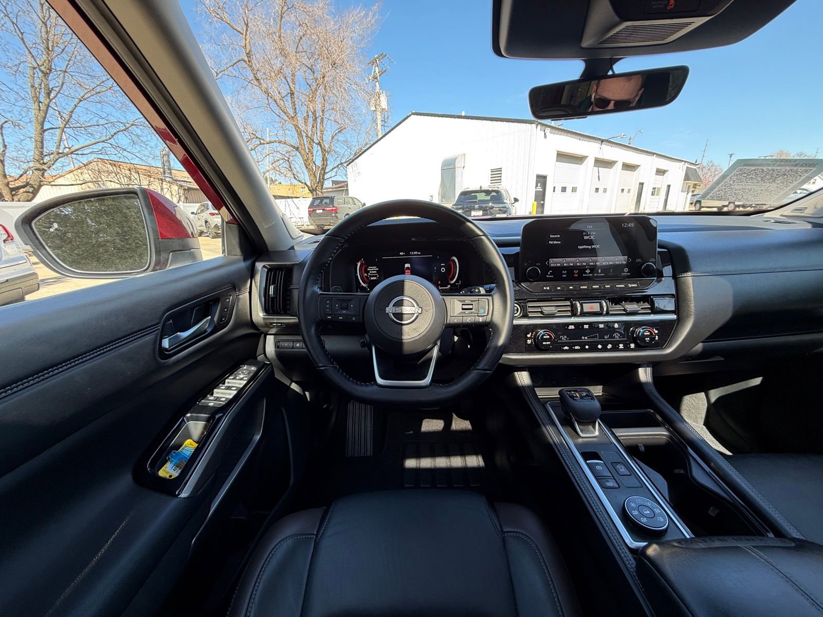 Used 2023 Nissan Pathfinder Platinum w/ Cargo Package image 2