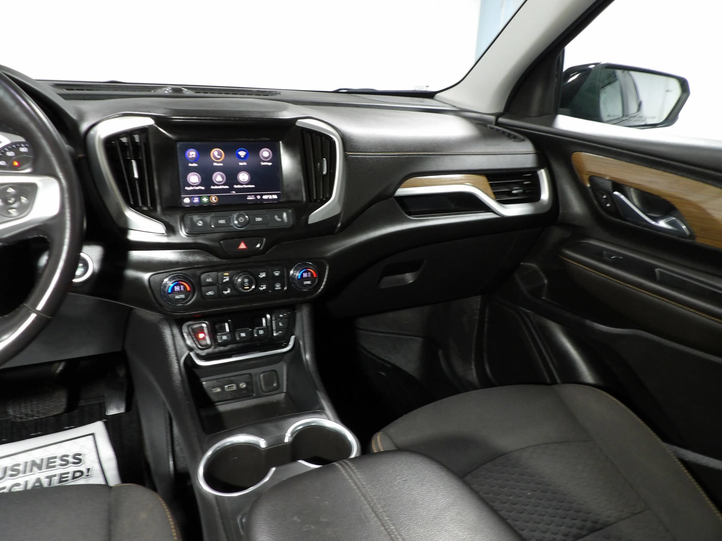 Used 2021 GMC Terrain SLE w/ Driver Convenience Package FWD image 13