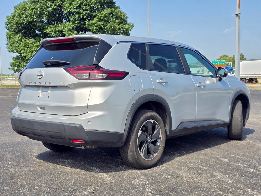 Used 2025 Nissan Rogue SV FWD image 13