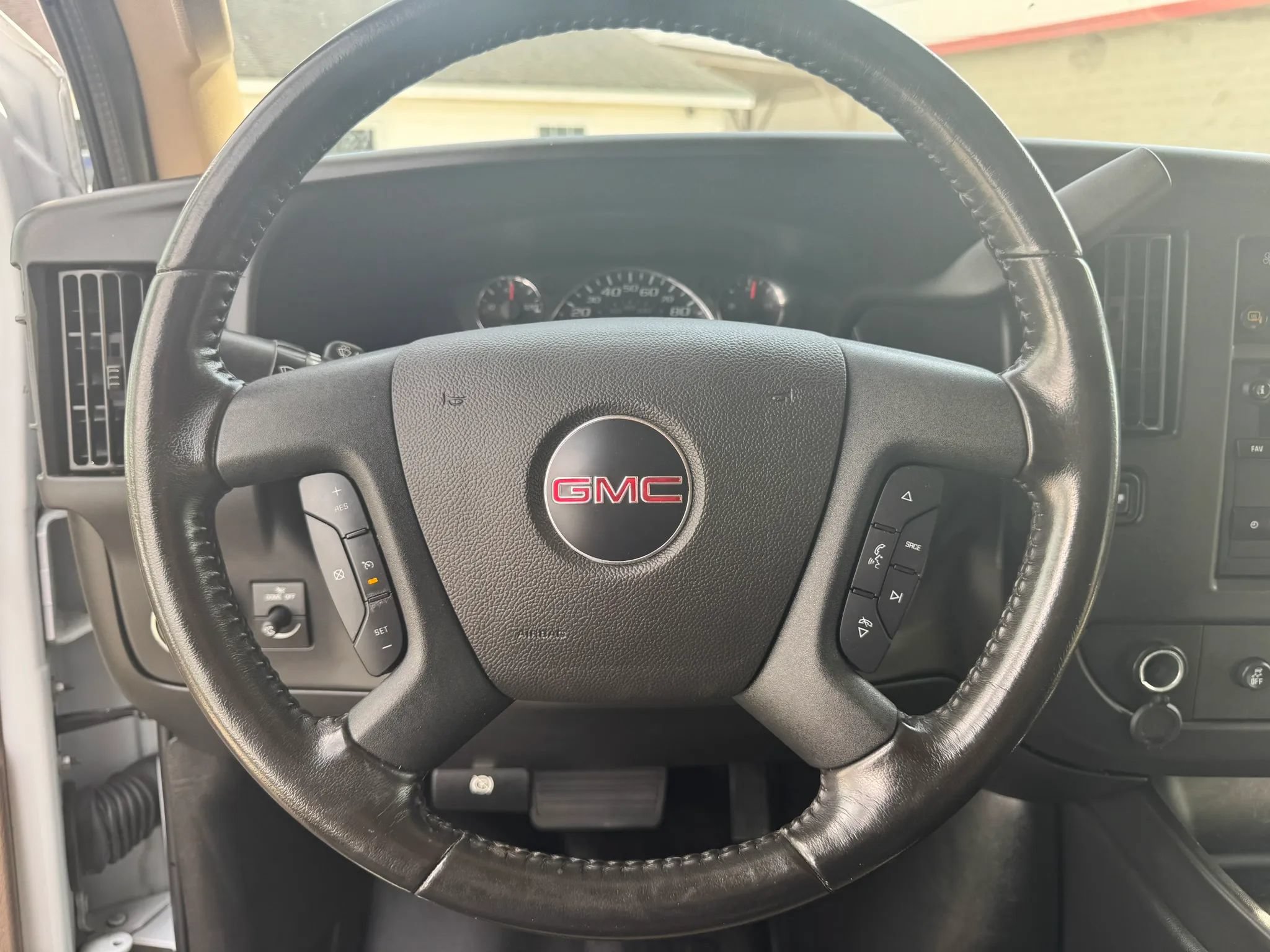 Used 2023 GMC Savana 3500 w/ Driver Convenience Package RWD image 20