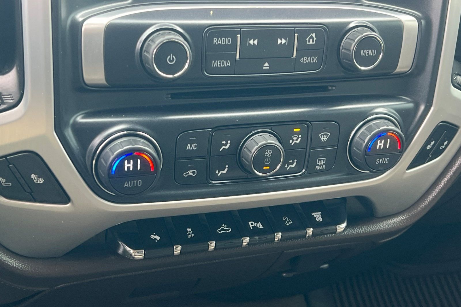 Used 2015 GMC Sierra 2500 SLT w/ Duramax Plus Package image 17