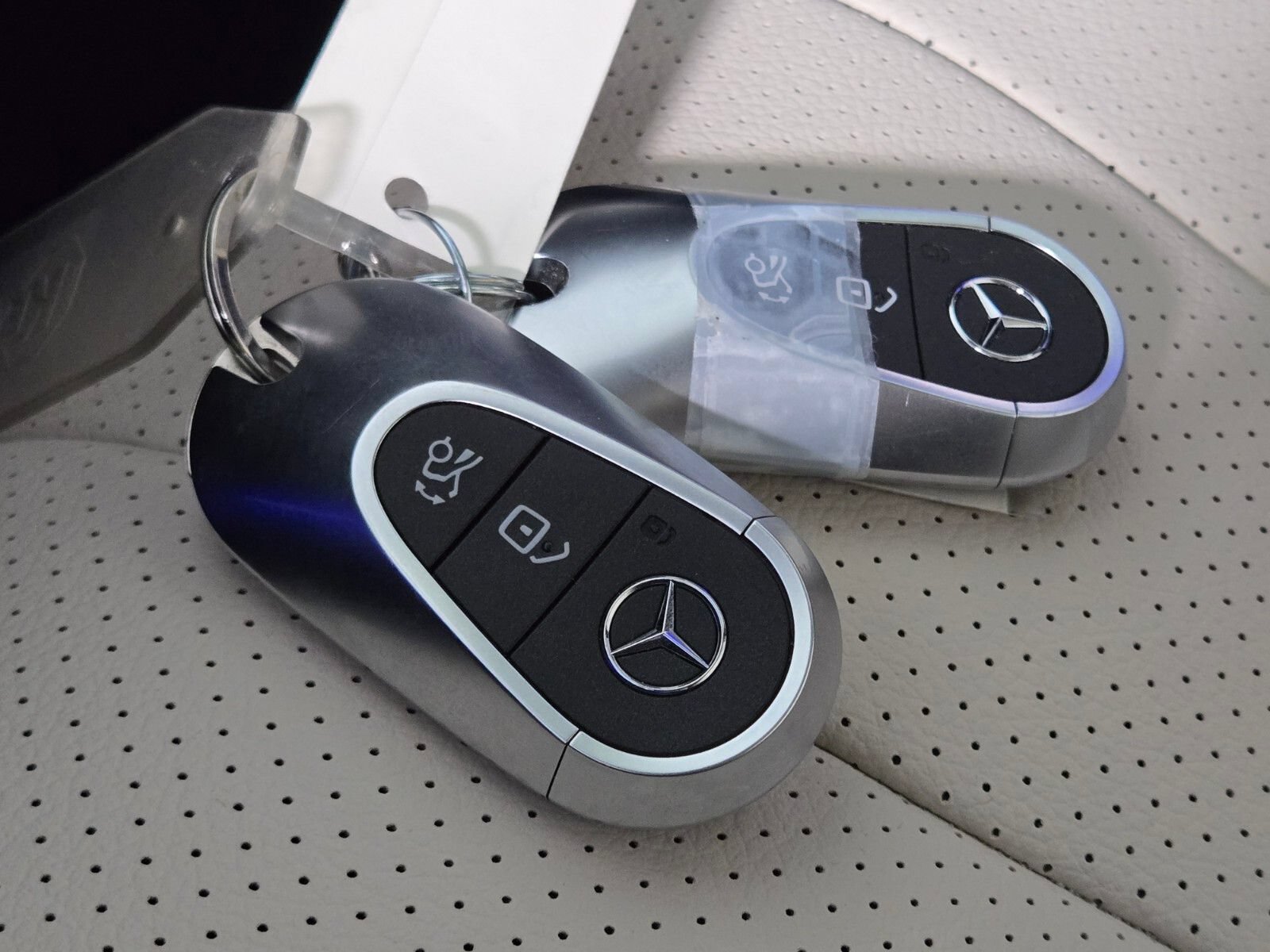 Used 2025 Mercedes-Benz E 350 Sedan image 29