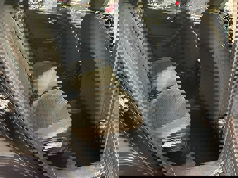 Used 2020 Ford Escape SE image 17