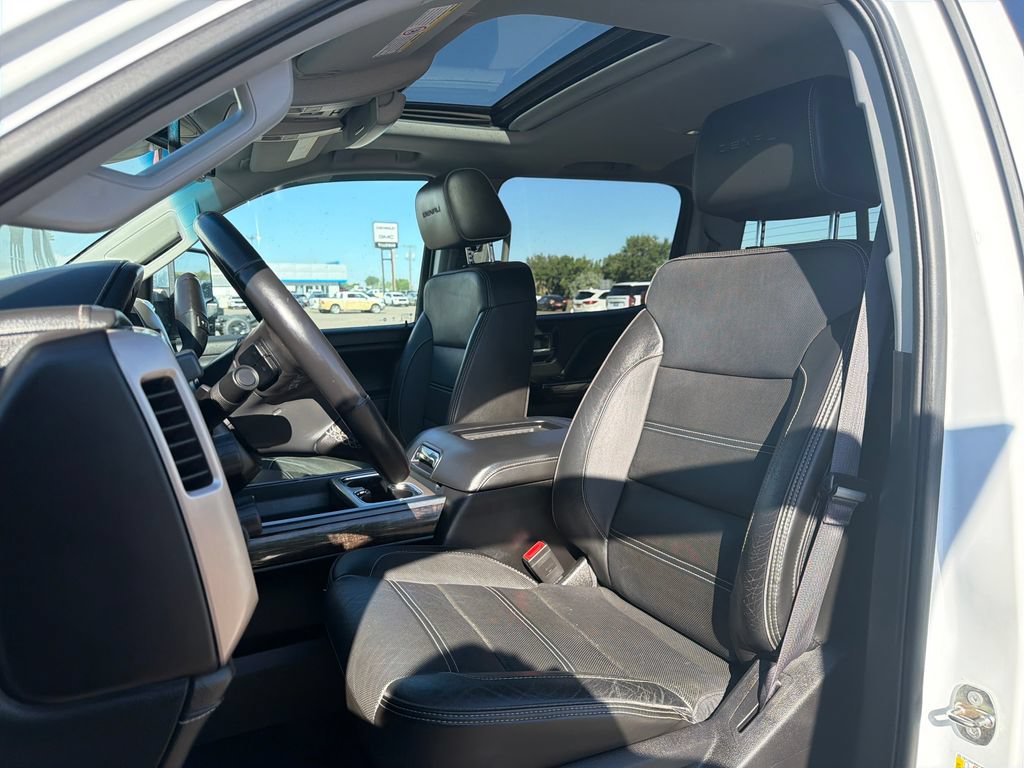 Used 2016 GMC Sierra 2500 Denali w/ Duramax Plus Package AWD/4WD image 3