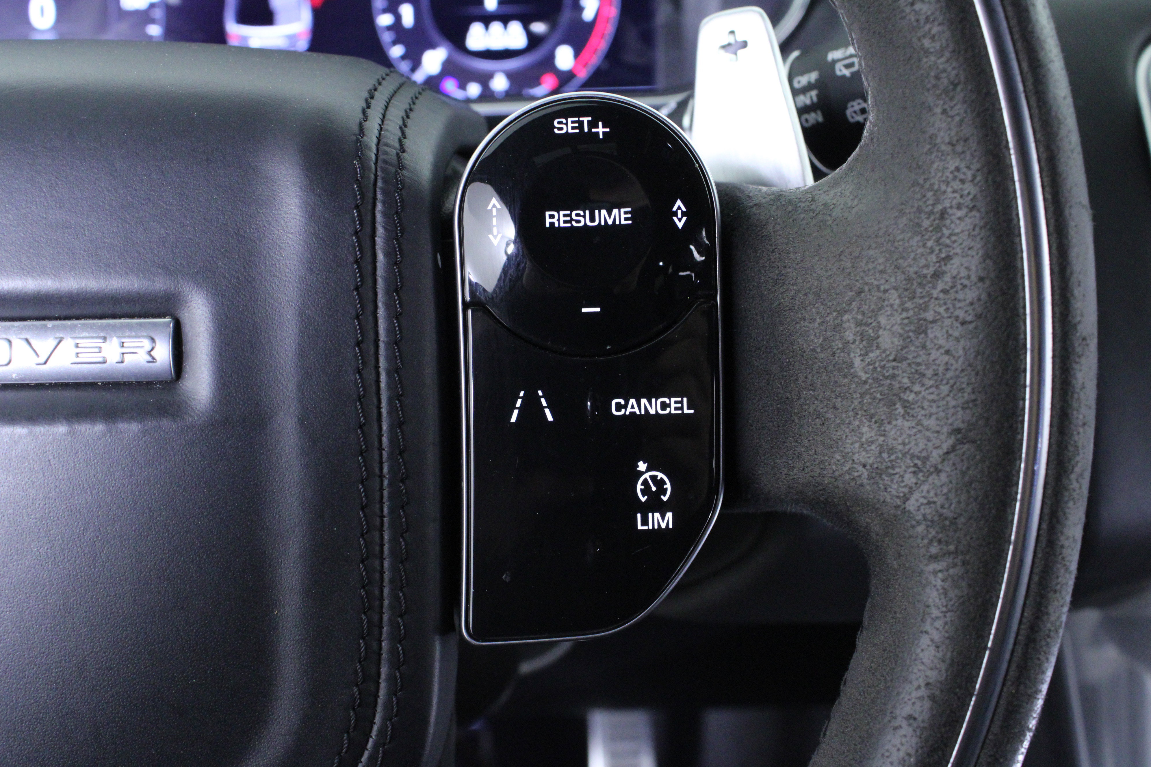 Used 2020 Land Rover Range Rover Sport HST image 23