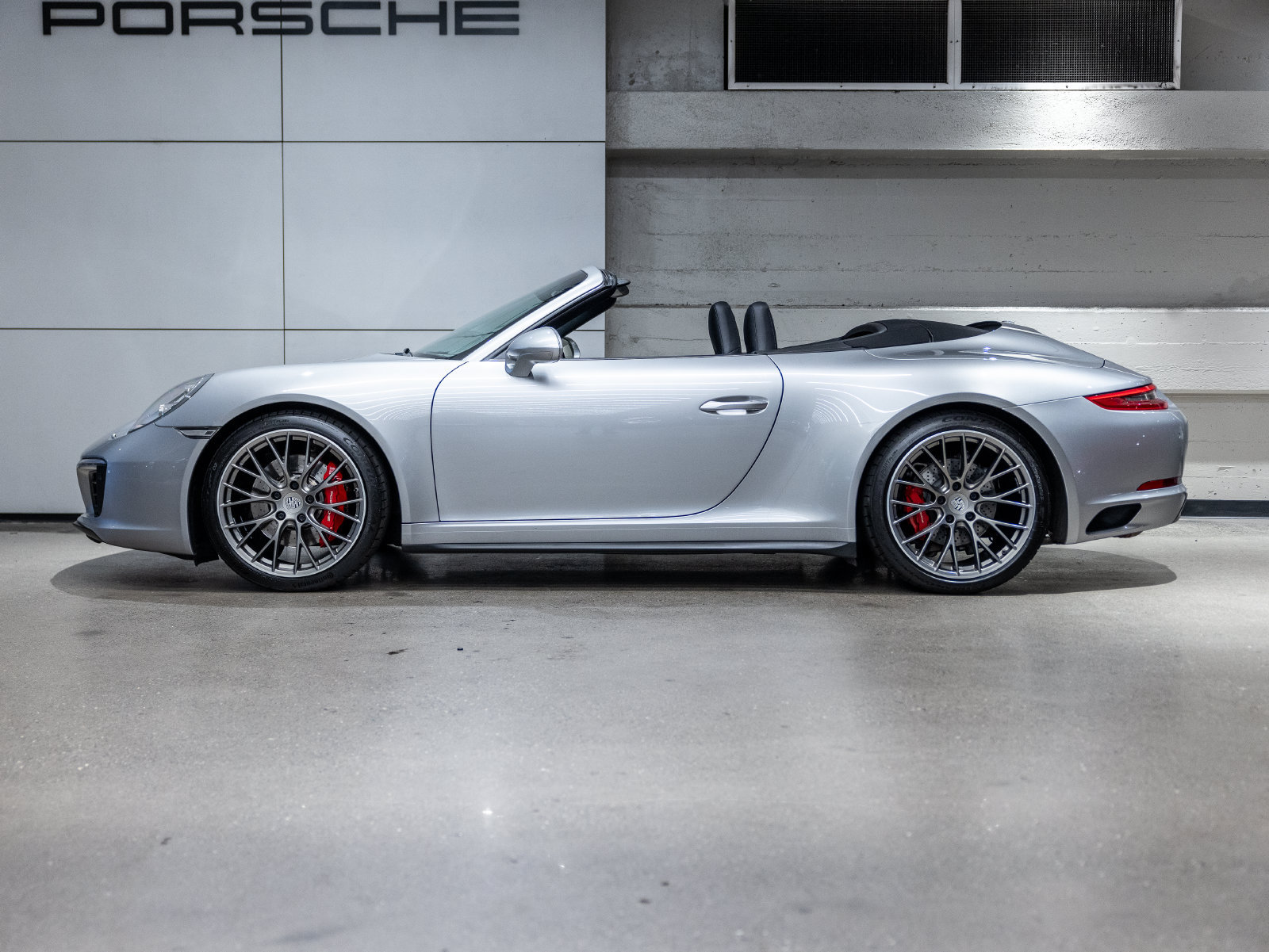 Certified 2017 Porsche 911 Carrera 4S AWD/4WD image 2