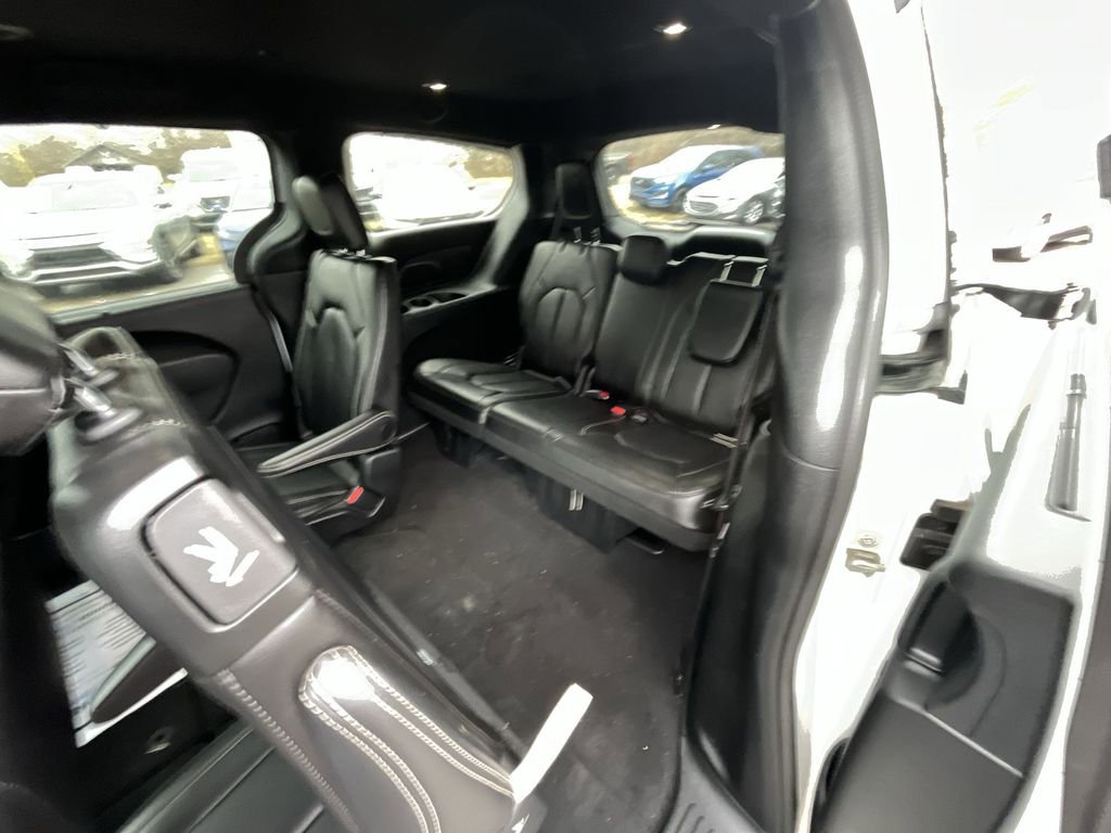 Used 2024 Chrysler Pacifica Touring-L w/ S Appearance Package FWD image 22