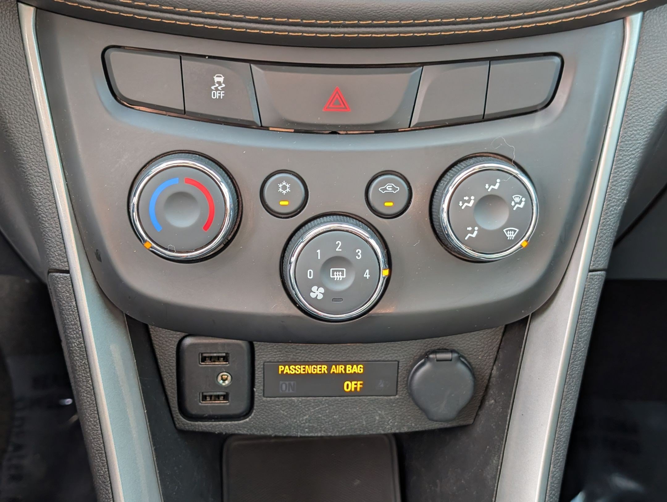 Certified 2022 Chevrolet Trax LT w/ LT Convenience Package AWD/4WD image 21