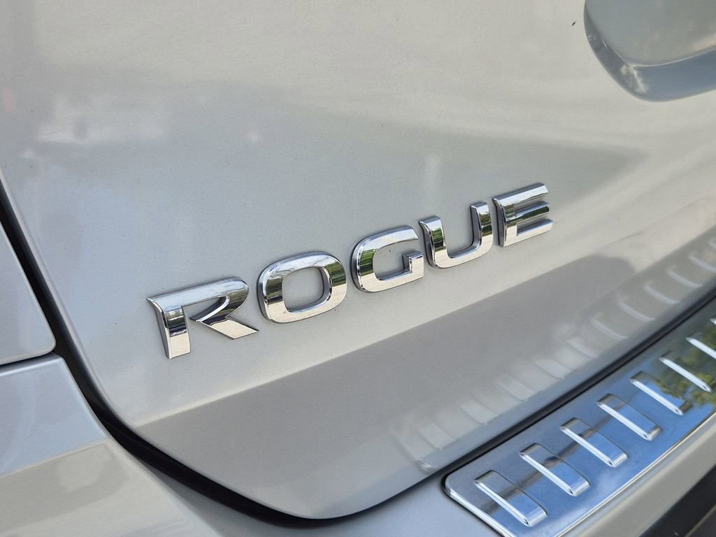 Used 2017 Nissan Rogue S image 8
