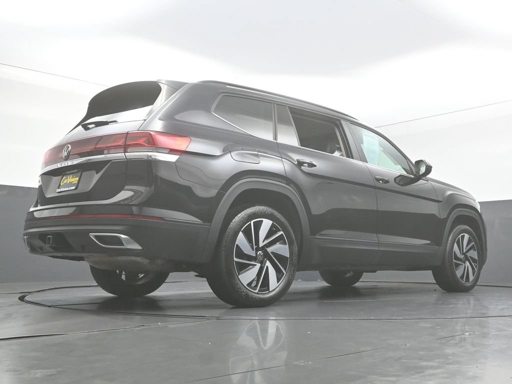 Used 2024 Volkswagen Atlas SE w/ Panoramic Sunroof Package FWD image 48