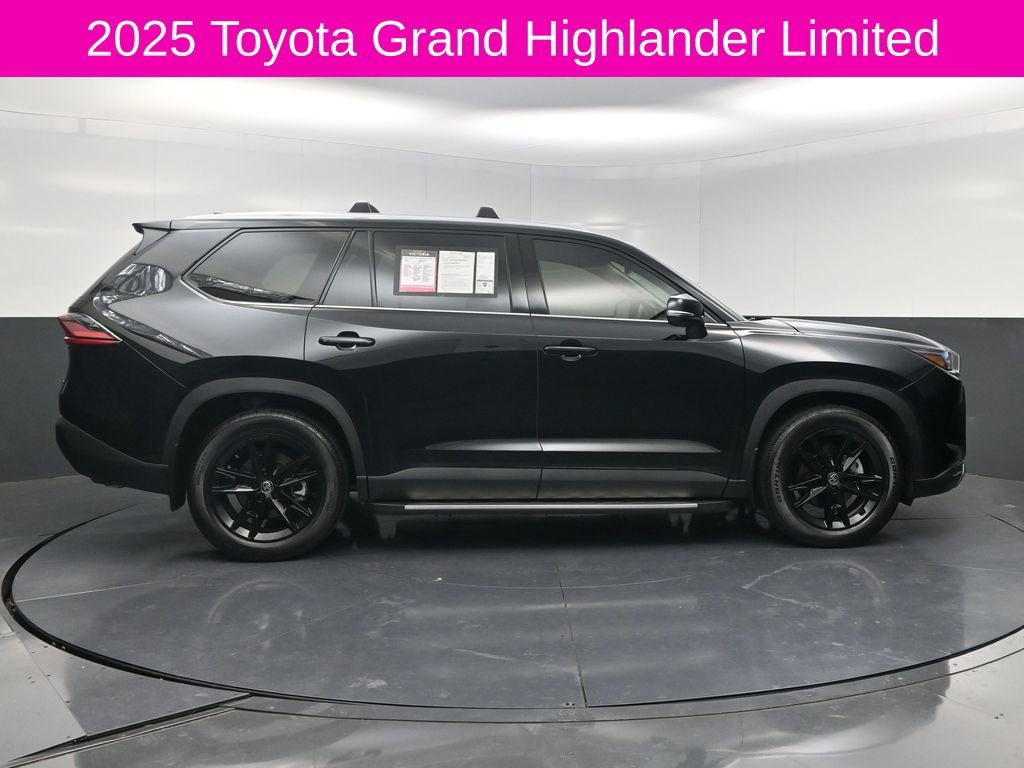 Used 2025 Toyota Grand Highlander AWD image 4