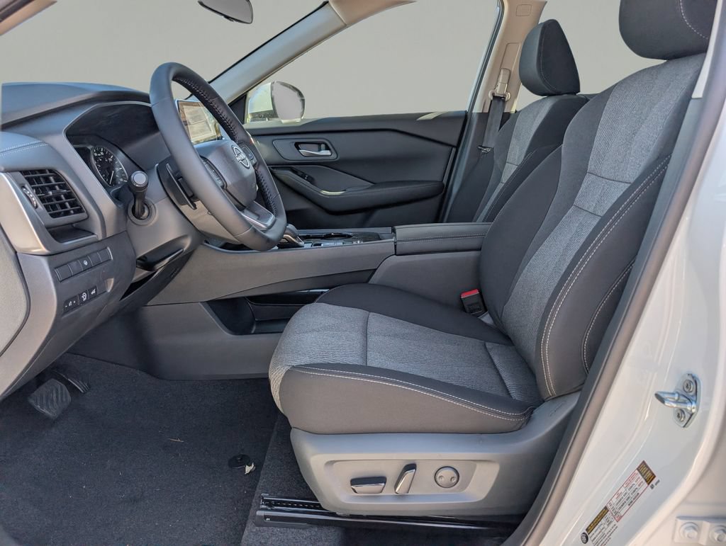 New 2026 Nissan Rogue SV FWD image 17