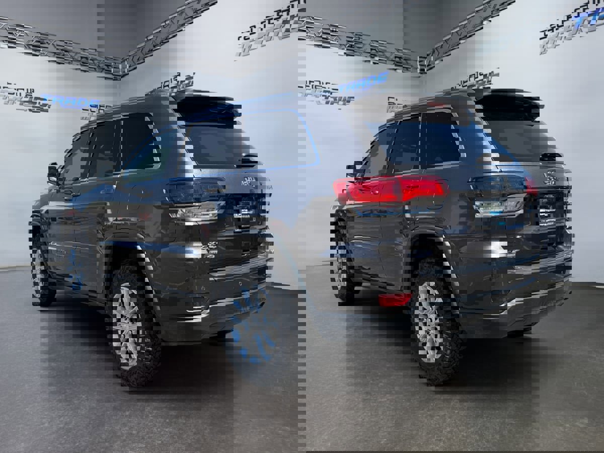 Used 2021 Jeep Grand Cherokee Laredo image 7