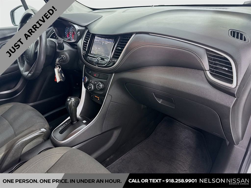 Used 2022 Chevrolet Trax LS w/ Tint and Cruise Package AWD/4WD image 26