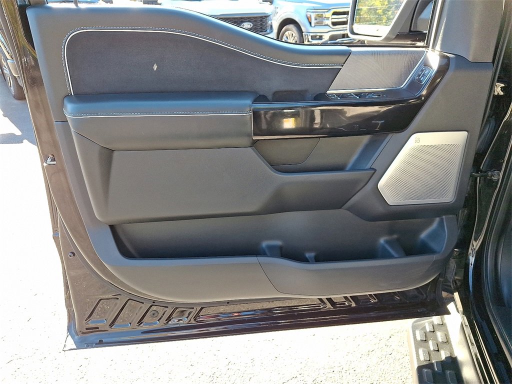 Used 2023 Ford F150 Lightning Platinum image 12