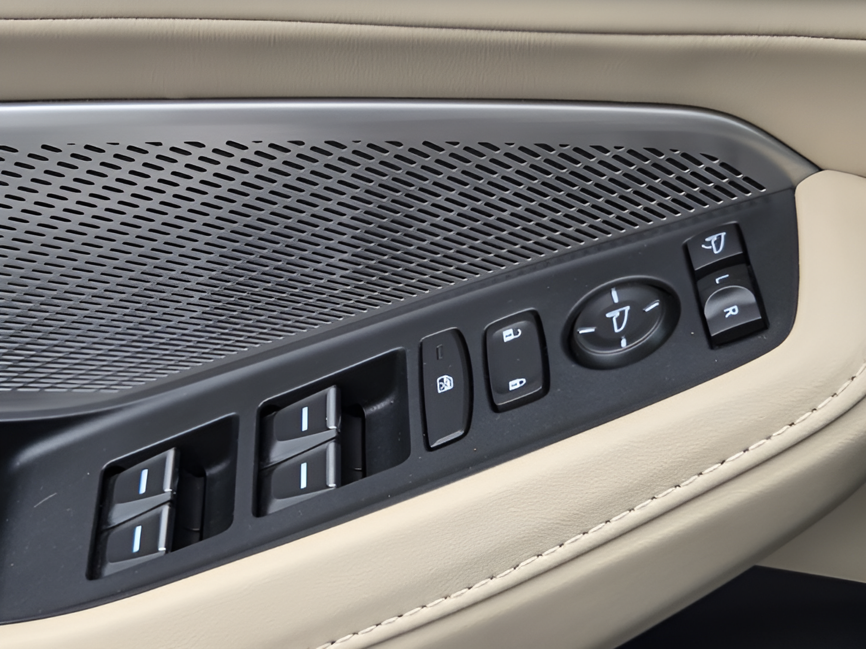 Used 2024 Acura MDX w/ Technology Package FWD image 25