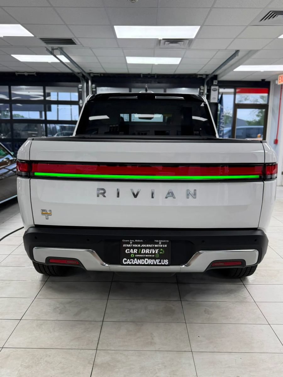 Used 2022 Rivian R1T Adventure AWD/4WD image 17
