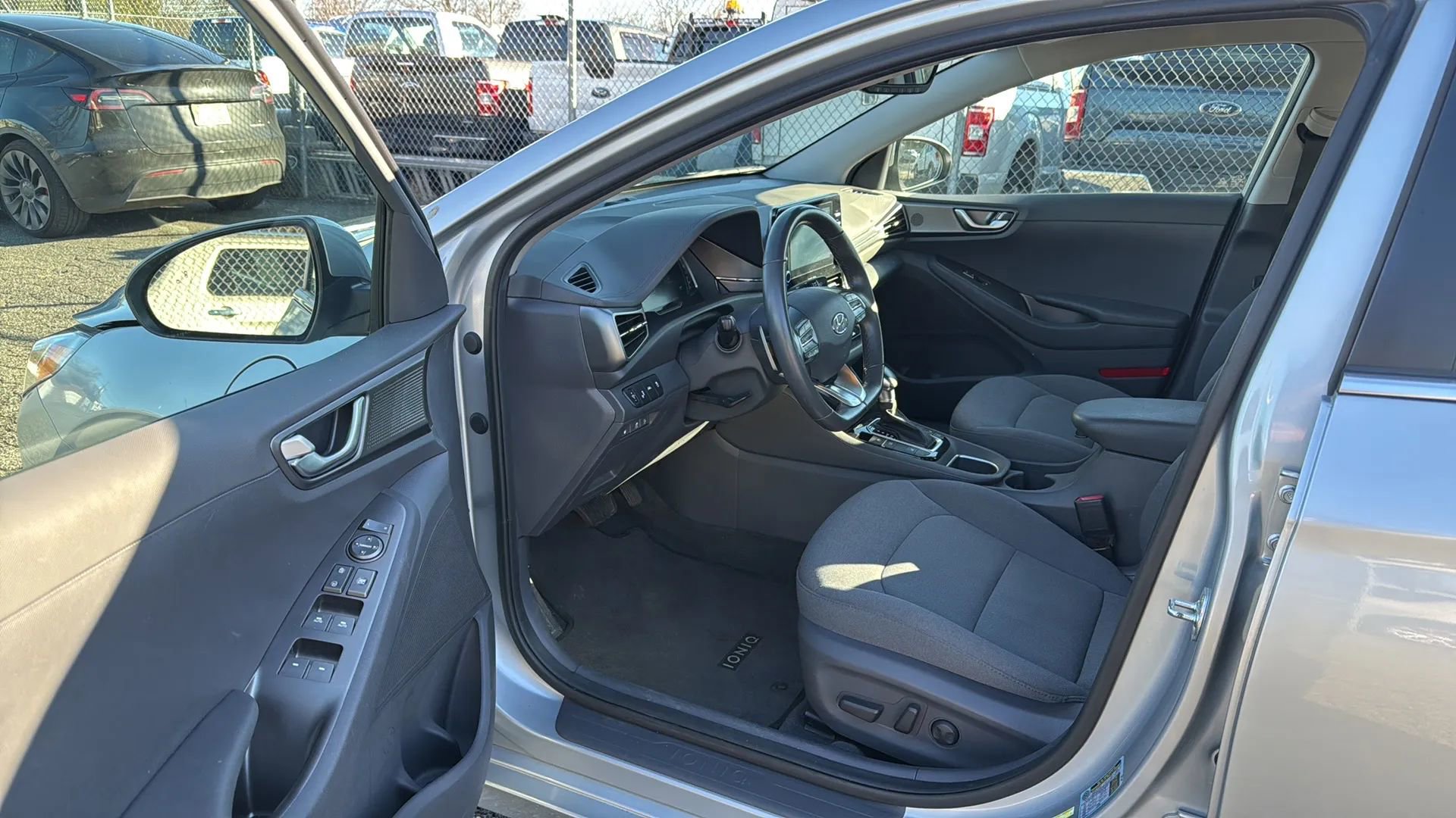 Used 2020 Hyundai Ioniq SEL image 22