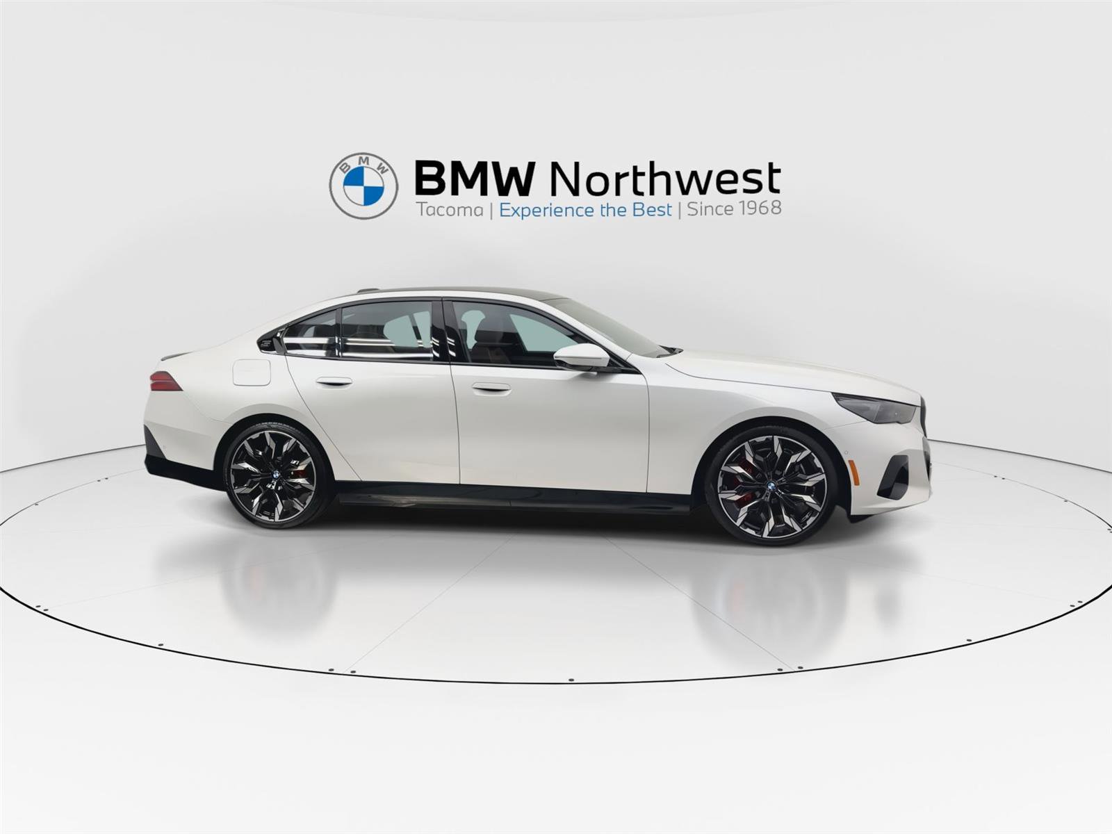 Used 2026 BMW i5 eDrive40 w/ M Sport Package RWD image 5