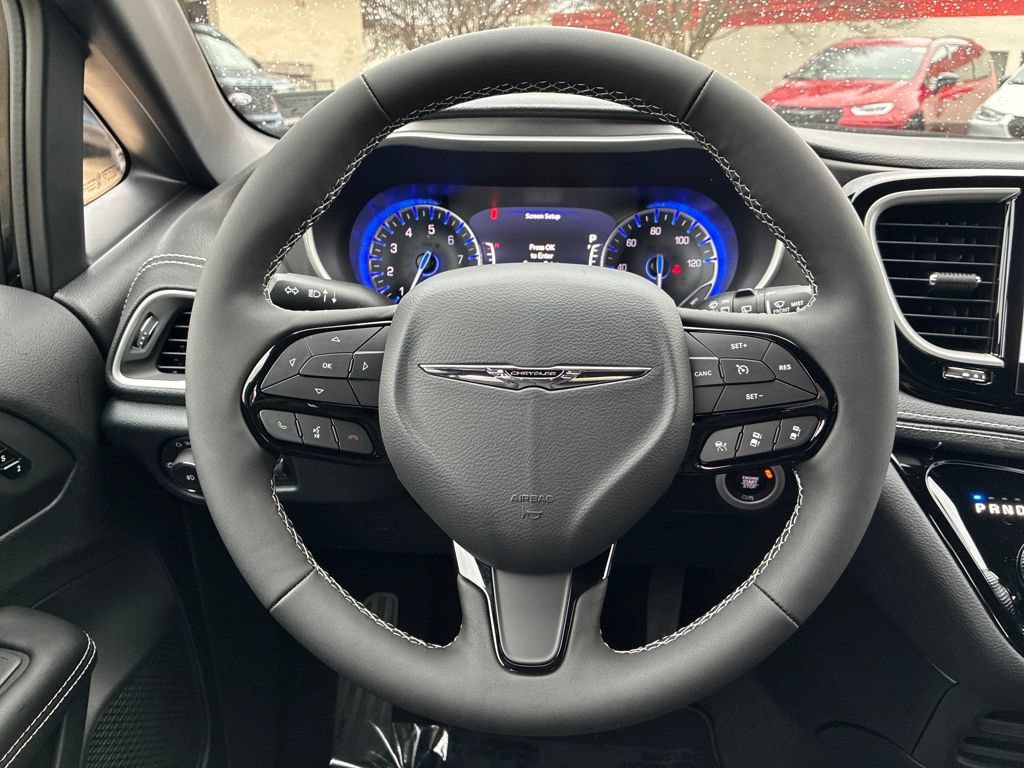 New 2026 Chrysler Pacifica Select AWD/4WD image 15