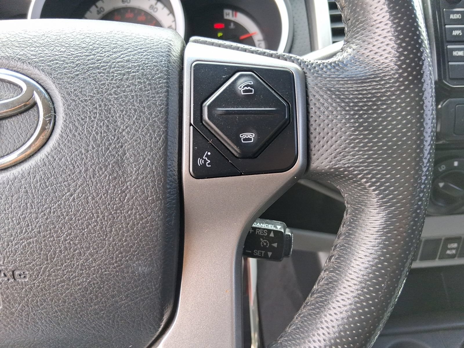 Used 2015 Toyota Tacoma PreRunner w/ TRD Off-Road Package RWD image 23