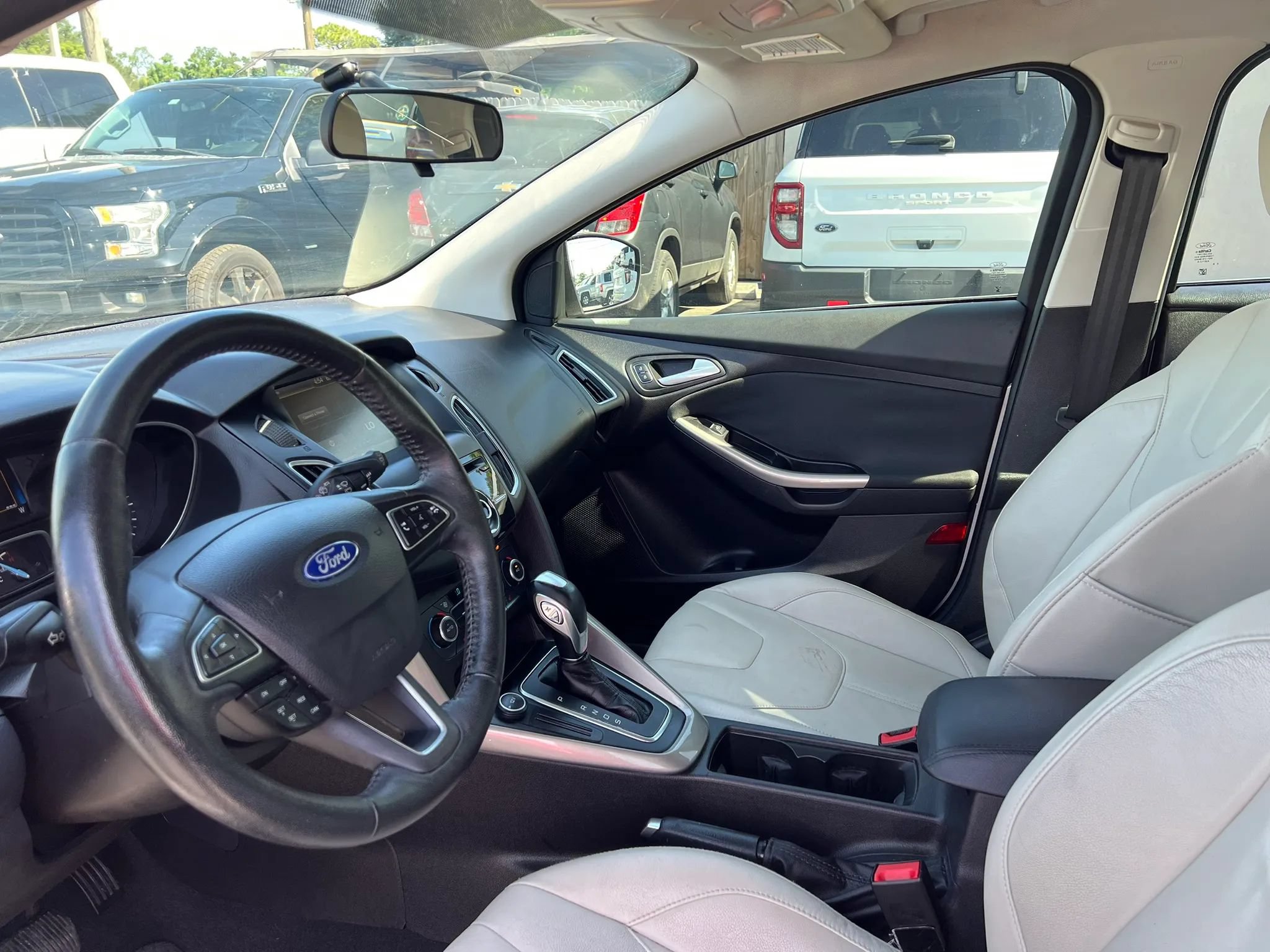 Used 2015 Ford Focus Titanium FWD image 10