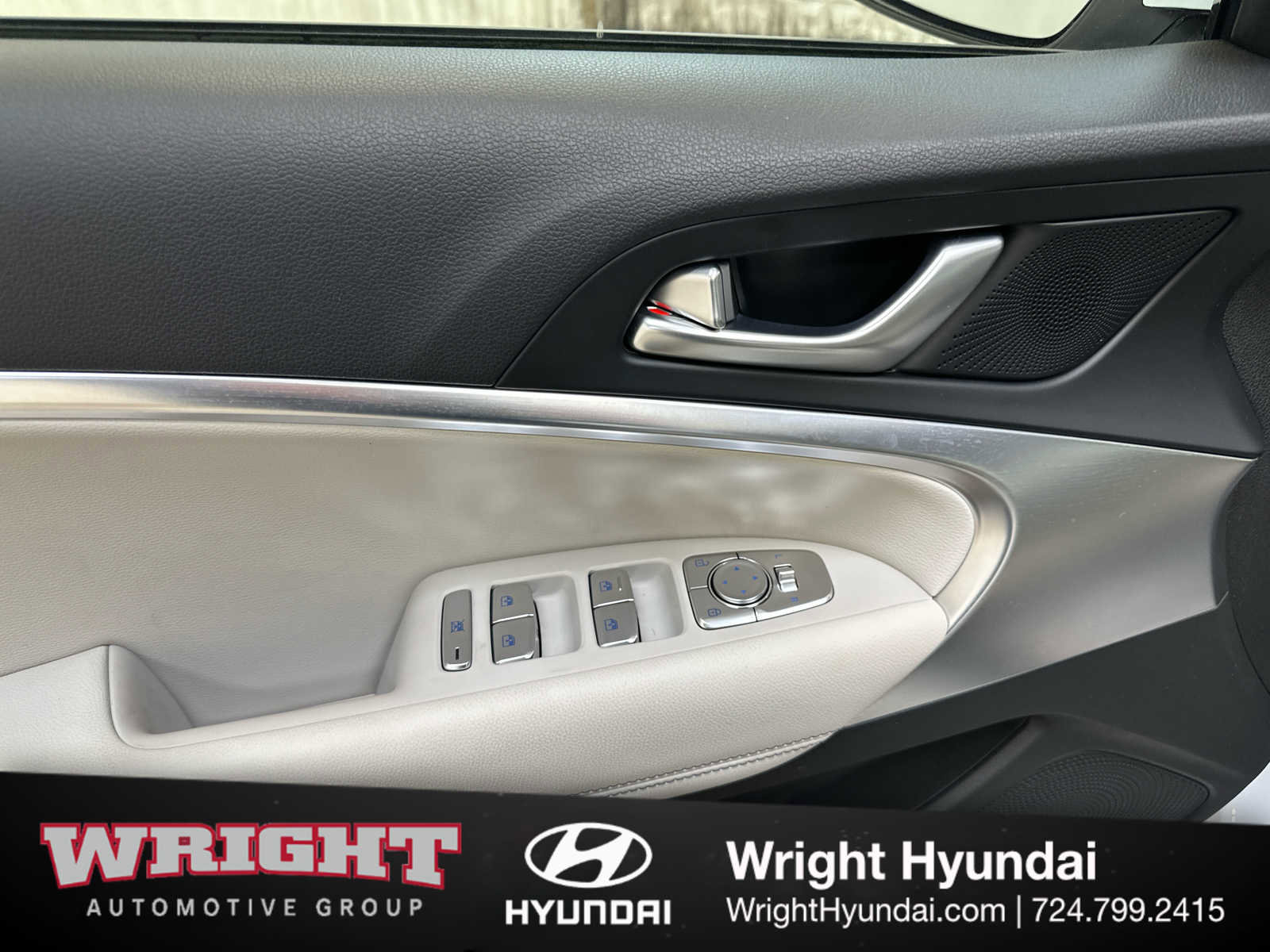 Certified 2025 Genesis G70 2.5T image 10