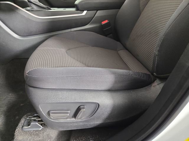 Used 2023 Toyota Highlander L image 29