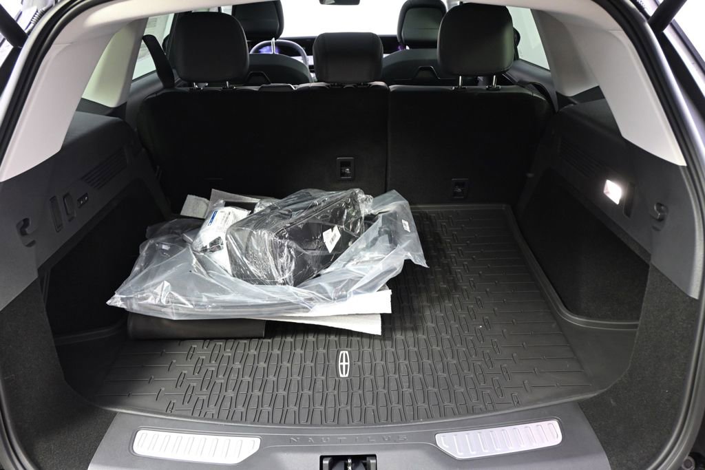 New 2026 Lincoln Nautilus Premier w/ Equipment Group 102A image 19