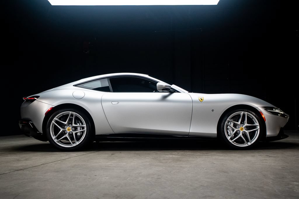 Used 2022 Ferrari Roma RWD image 16