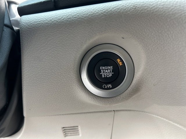 Used 2024 Chrysler Pacifica Touring-L image 27