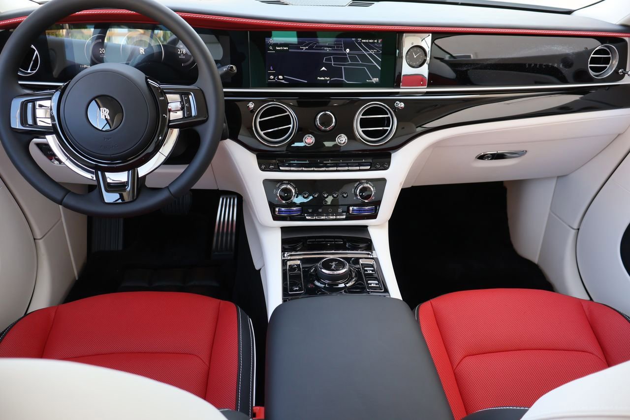 New 2026 Rolls-Royce Spectre image 4