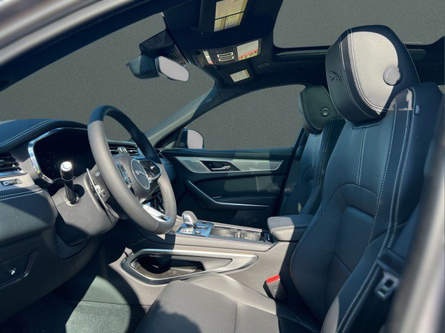 New 2026 Jaguar F-PACE R-Dynamic S image 14
