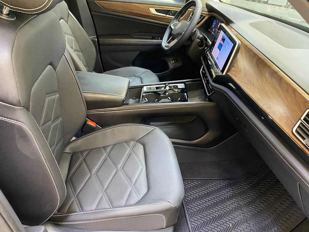 Used 2026 Volkswagen Atlas SE AWD/4WD image 25