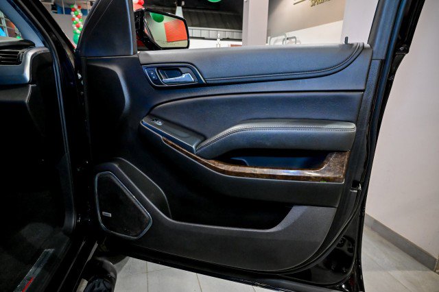 Used 2020 Chevrolet Suburban LT image 32