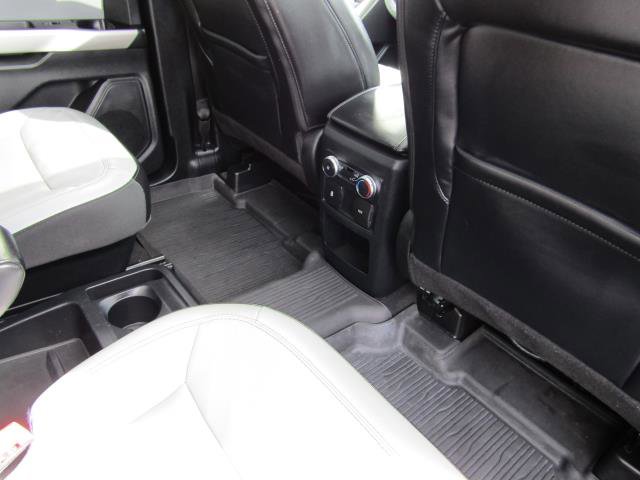 Used 2021 Ford Explorer XLT w/ Equipment Group 202A AWD/4WD image 13