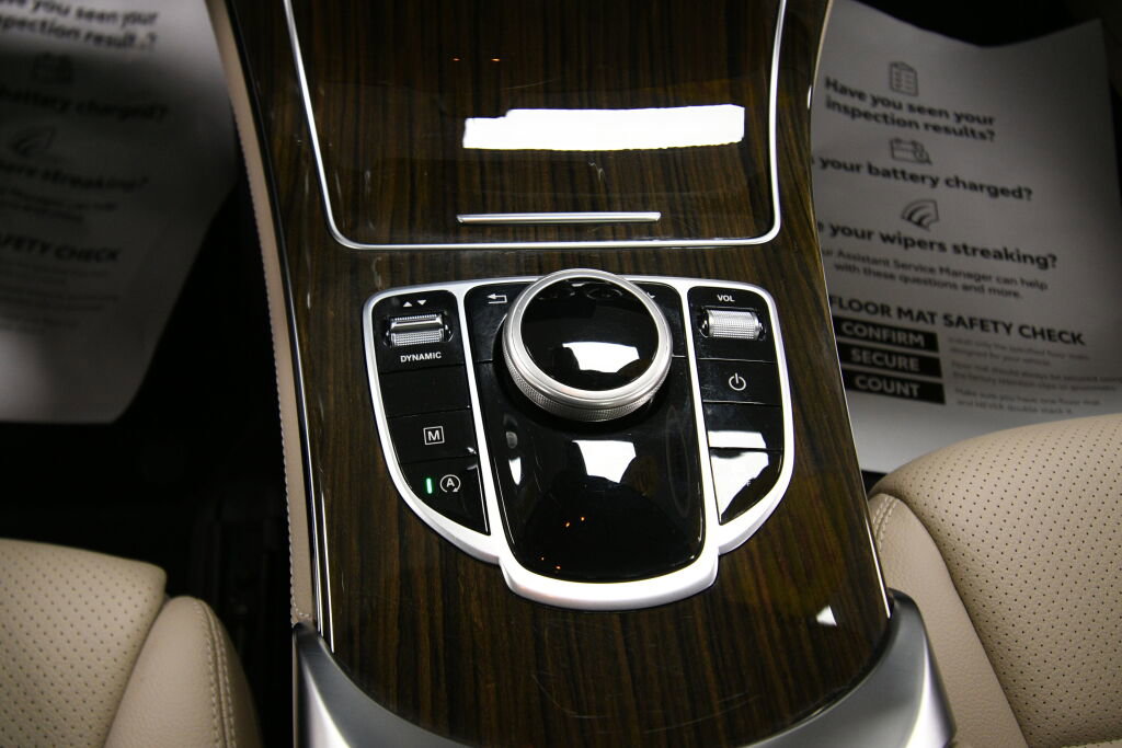 Used 2018 Mercedes-Benz GLC 300 4MATIC image 16