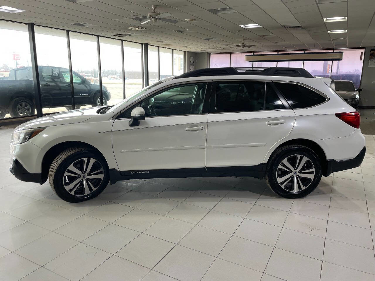 Used 2018 Subaru Outback 3.6R Limited image 4